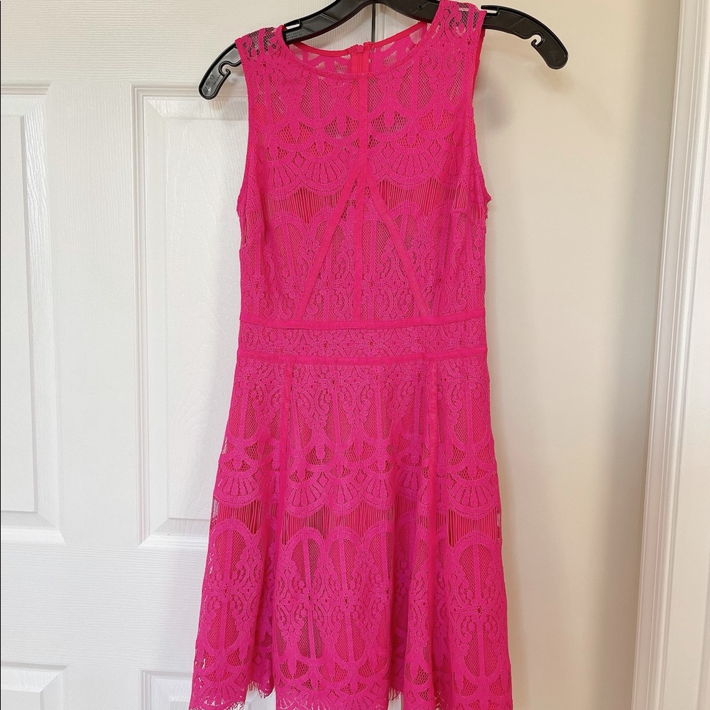 Hot pink lace dress - Picture 2 of 6